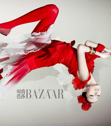 熟妇做爱激情四溢，成熟魅力绽放，夜晚的欲望交织缠绵