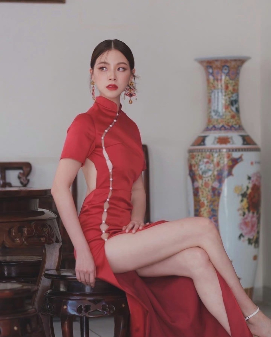 中国少妇黄A片引发热议，网友热议其影响，探讨社会道德底线