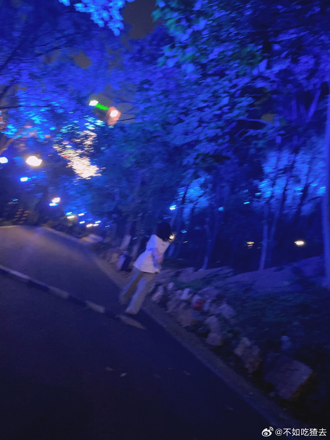 丝袜淫乱小说欲望交织，禁忌诱惑，沉沦夜色中的隐秘欢愉