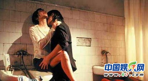 熟妇人妻丰满诱惑，无码电影专区，激情片段精选，尽享视觉盛宴
