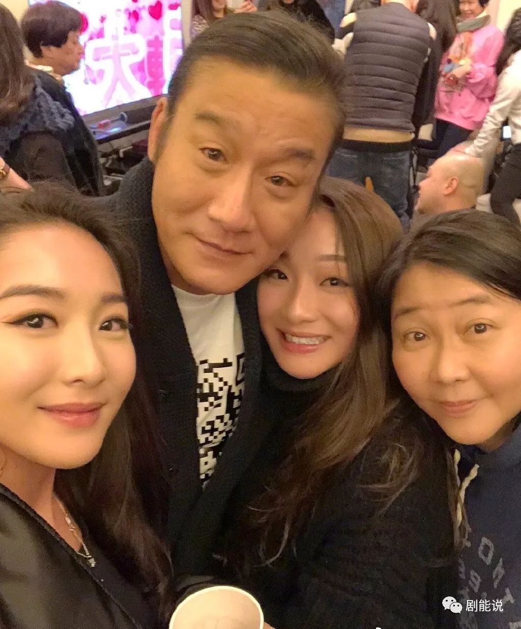 1.儿子策划老婆勾引老爸拍情色片