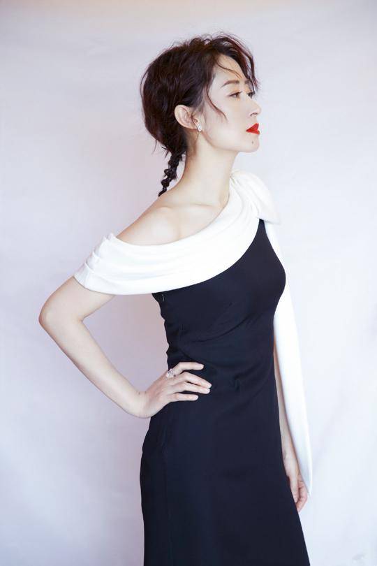 中交字幕精品人妻熟女，魅力熟女风情万种，人妻诱惑尽在精品字幕