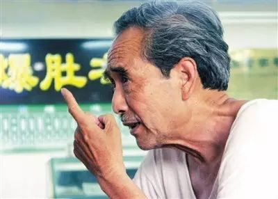 骚年摸瘦老头鶏巴引发热议,探讨社会伦理底线,关注青少年心理健康问题 骚年摸瘦老头鶏巴引发热议,探讨社会伦理底线,关注青少年心理健康问题