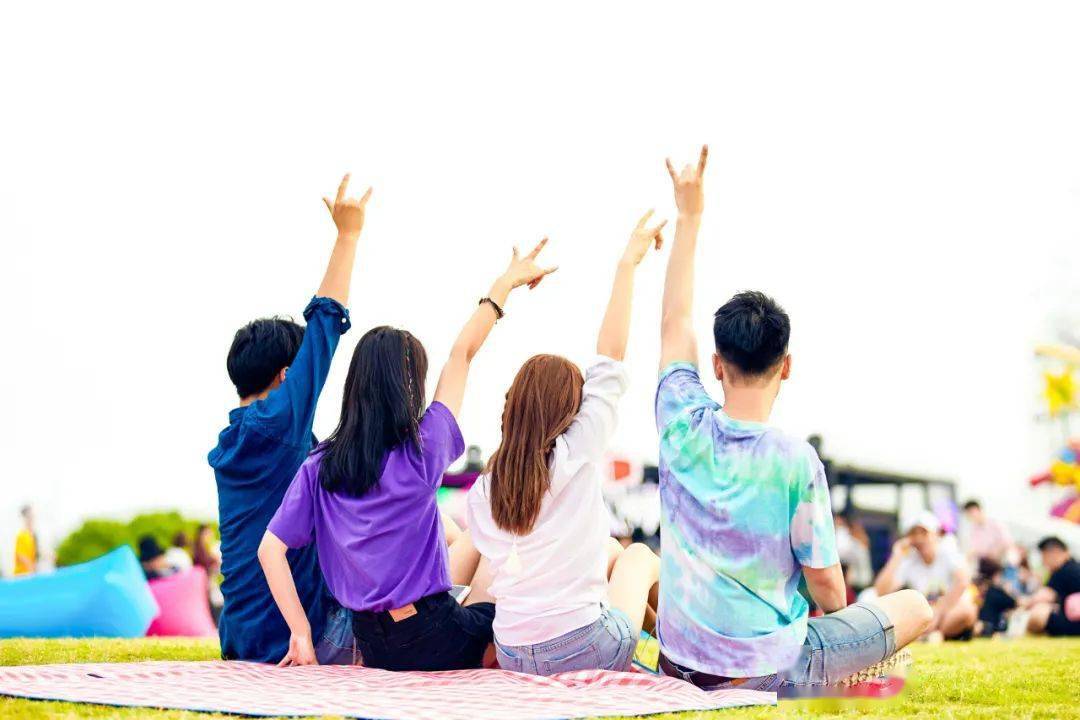 九九激情五月天点燃夏日狂欢，畅享音乐盛宴，释放青春活力