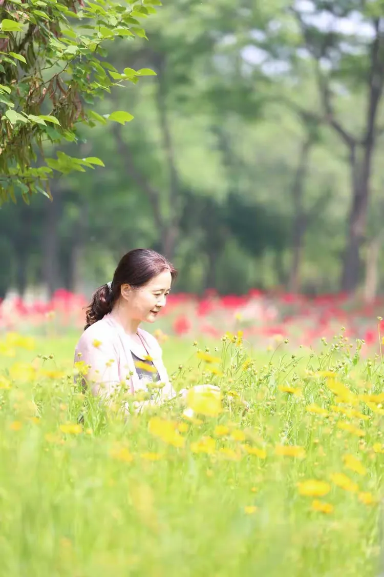 2.依人青青草，岁月静好，时光温柔，记忆芬芳