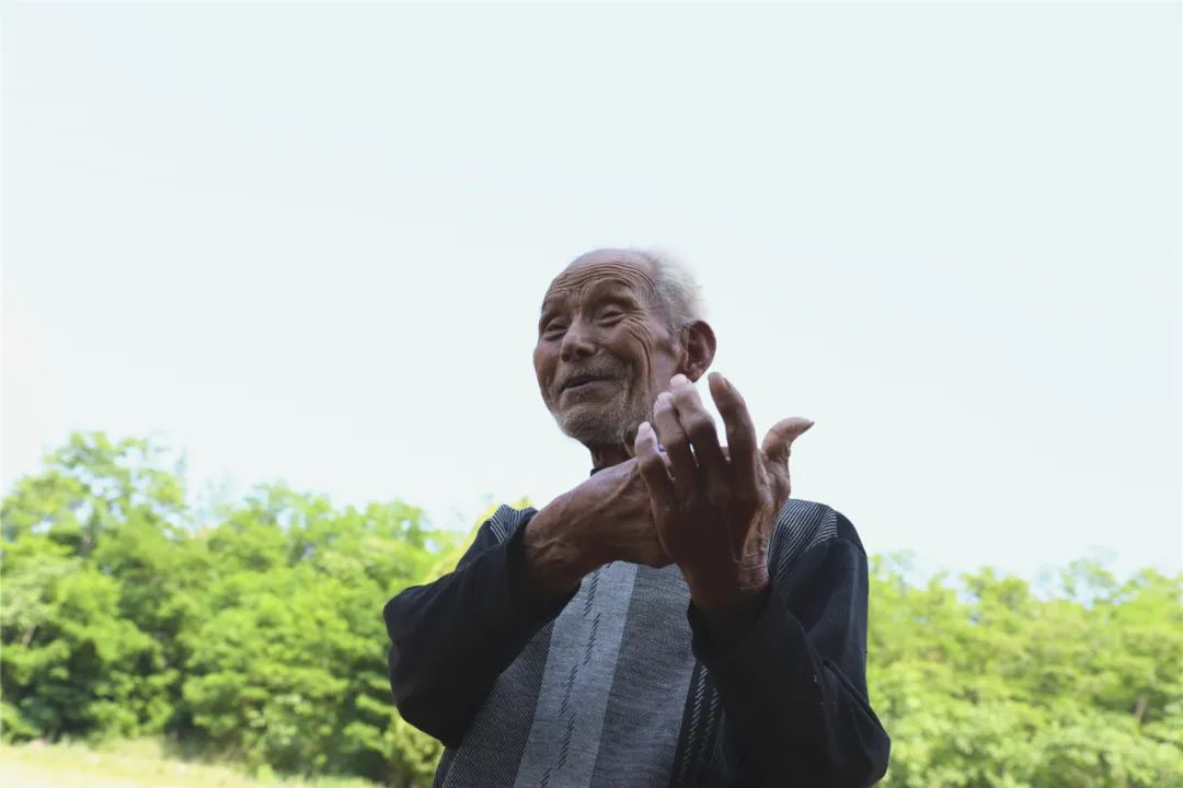 1.老头大爷的传奇人生与智慧故事