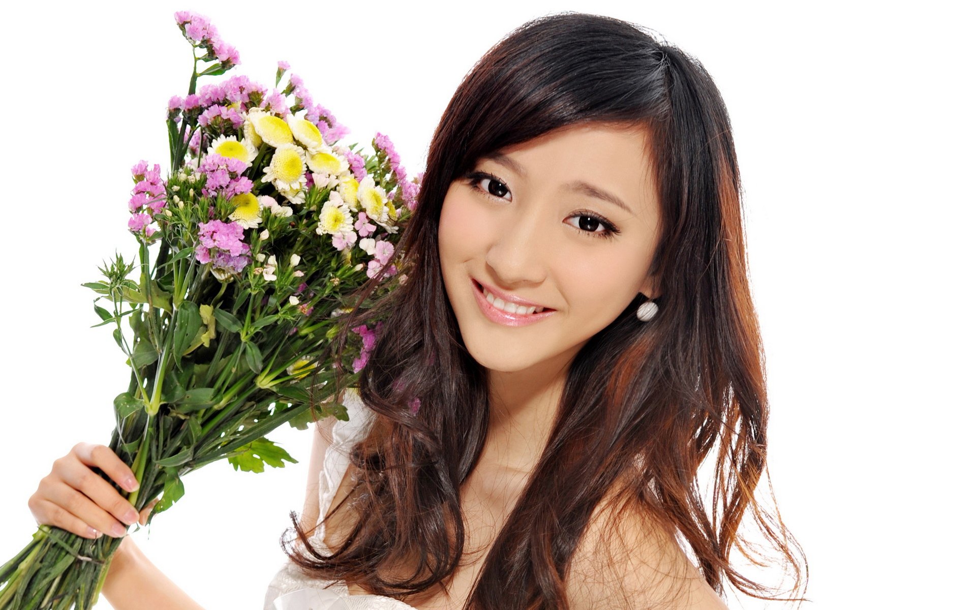 美女一片日日上新妆惊艳全场，夏日穿搭指南，轻松打造时尚魅力