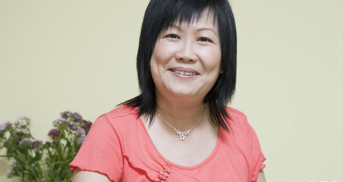 60岁东北妇女勇敢露脸分享作爱浜经历，真实故事震撼人心，引发热议