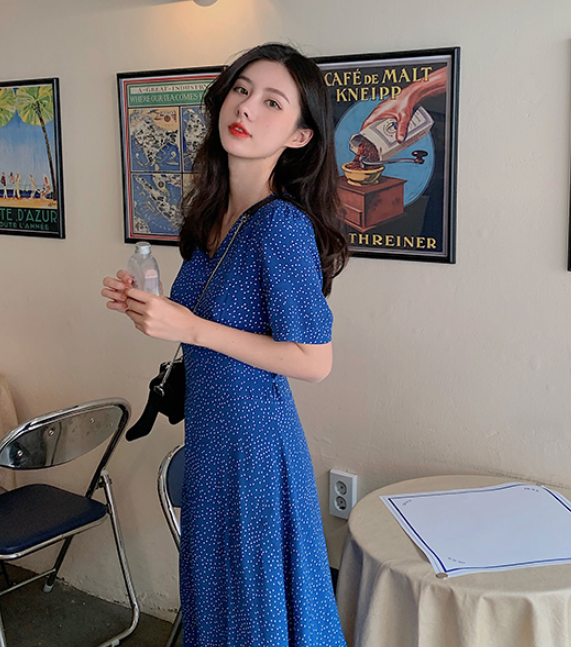 jlzzjlzz成熟丰满熟女浜风情万种，魅力四射，尽显优雅气质与迷人韵味