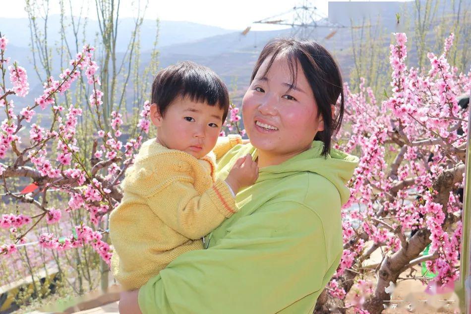 姐姐哺乳在娘家弟弟天天把她插桃花视频 姐姐哺乳在娘家弟弟天天把她插桃花视频