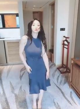 钟丽缇熟女丰臀大B魅力不减，性感身材引热议，网友直呼女神风采依旧