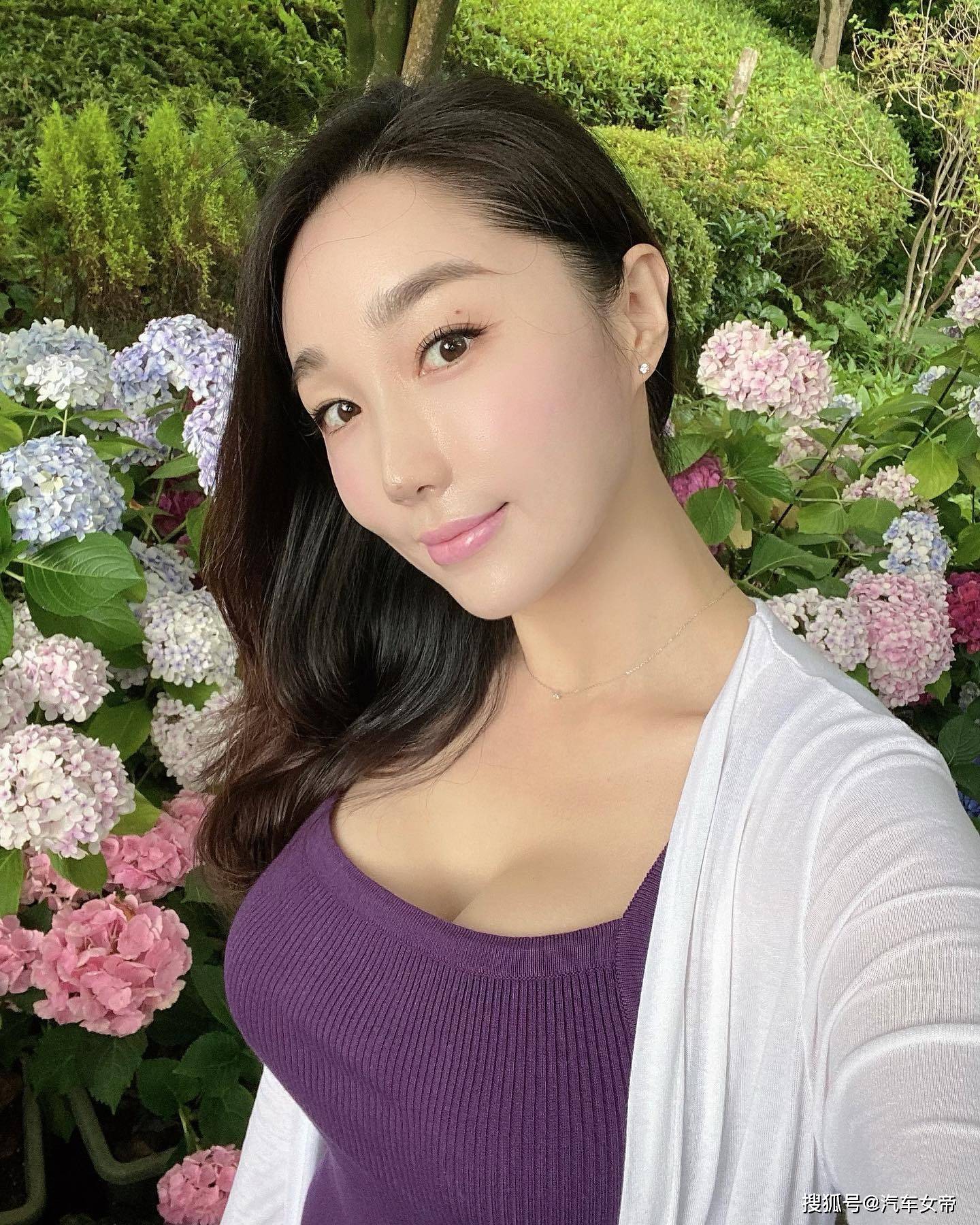 日本丰满成熟少妇魅力无限,风情万种,令人心动不已 日本丰满成熟少妇魅力无限,风情万种,令人心动不已
