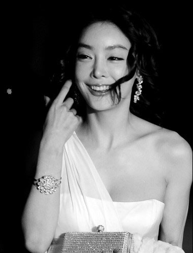 韩国一级婬A片女明星浜，韩国女星浜的私密影片，韩国女明星浜的争议视频