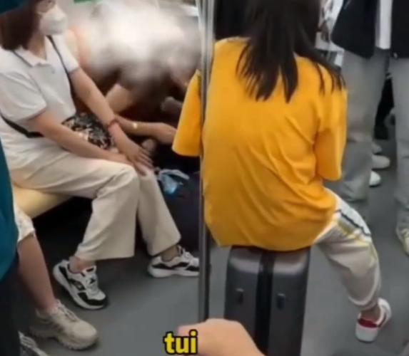女生和男生那个视频引发热议，恋爱观差异大，网友争论不休