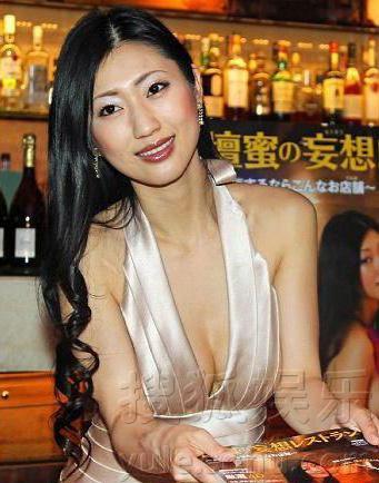 地下女明星做爰浜隐秘生活曝光，揭露娱乐圈不为人知的黑暗面，真实故事令人震惊