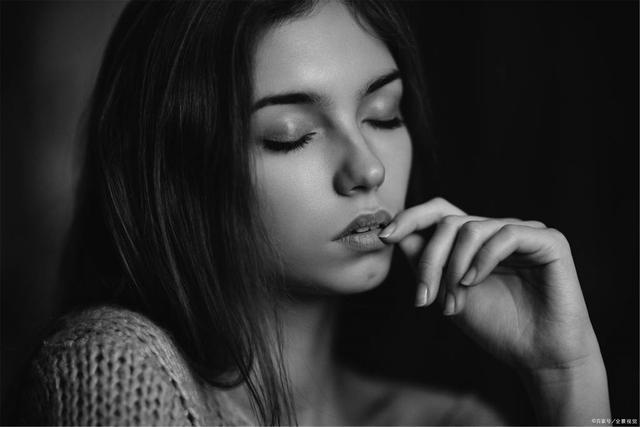 人妻少妇A的隐秘生活，欲望交织的都市故事，爱与背叛的复杂情感
