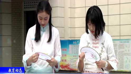 TK挠玉足脚心浜畔少女嬉戏，足尖轻颤笑声甜，隐秘游戏暗藏悸动