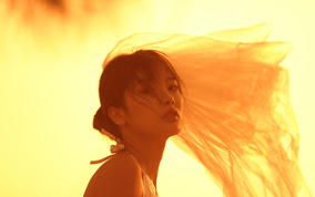 丁香五月婷婷激情四射绽放初夏浪漫，邂逅心动时光，谱写青春热恋篇章