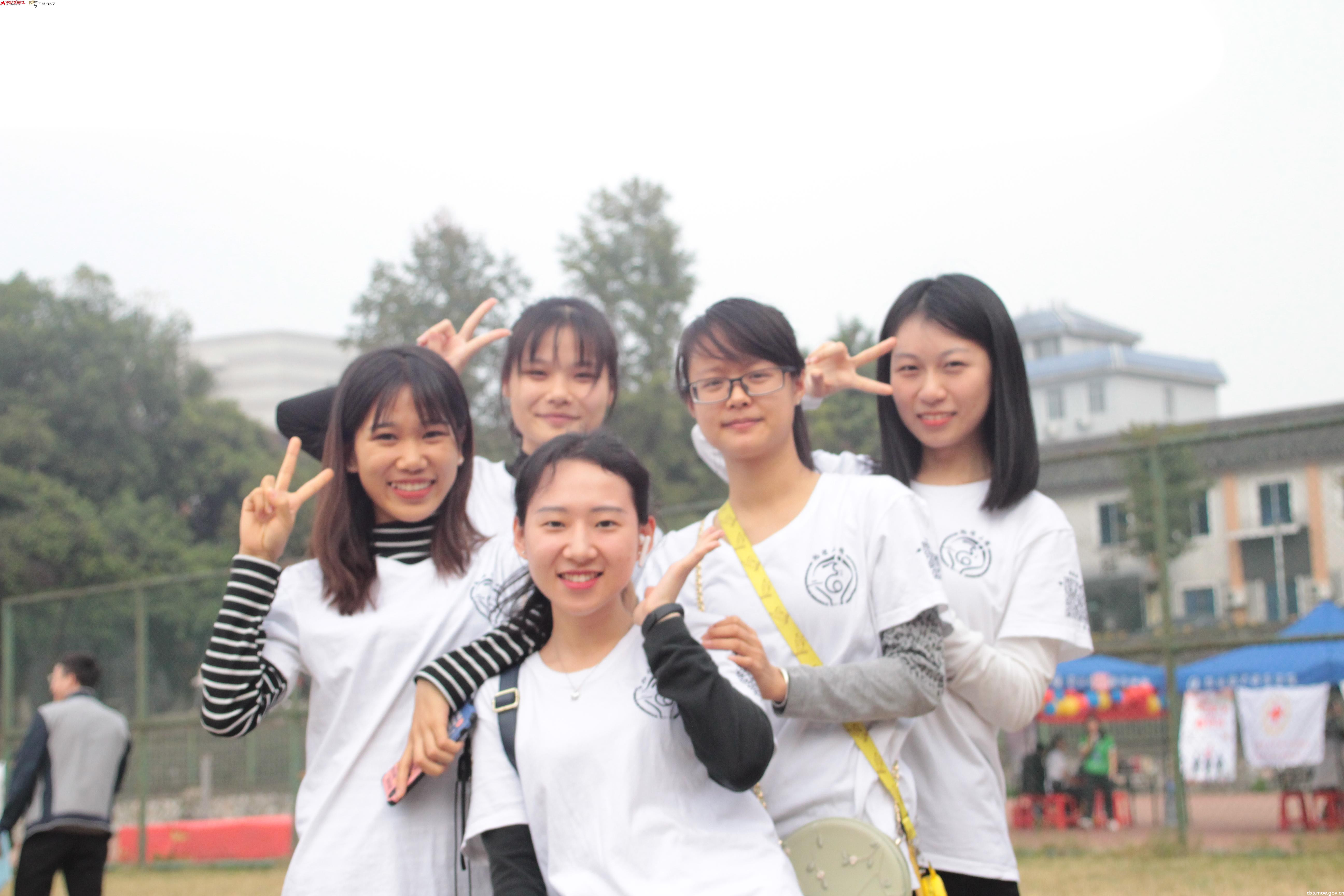 1.三女小嫩苞绽放青春风采
