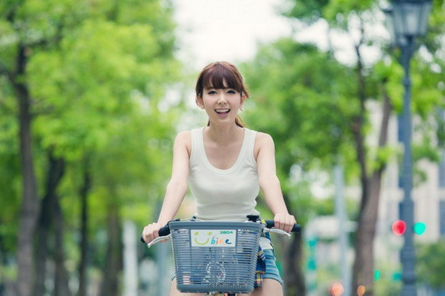 制服丝袜波多野结衣魅力写真，性感诱惑，经典造型合集