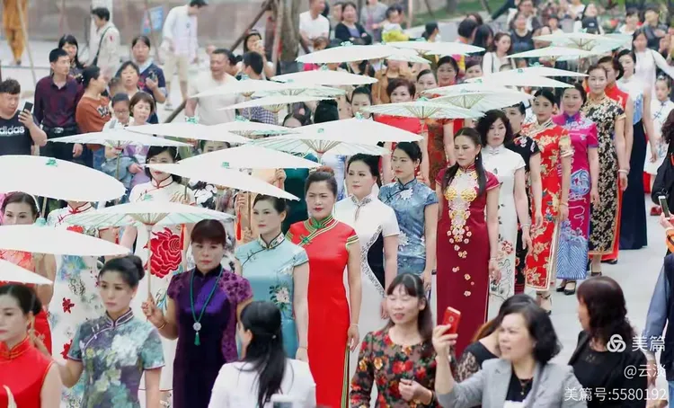 1.中国女人浜的独特魅力与时尚潮流