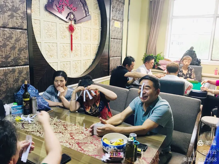 碰碰久久欢乐时光，畅享无限乐趣，体验独特碰撞激情