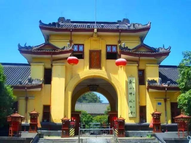 青青草无码免费一区二区三区高清资源，畅享无广告观看，最新合集一网打尽