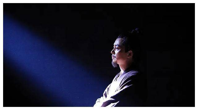 免费学生裸体视频无马塞克浜曝光，校园隐私泄露引热议，家长呼吁加强网络监管