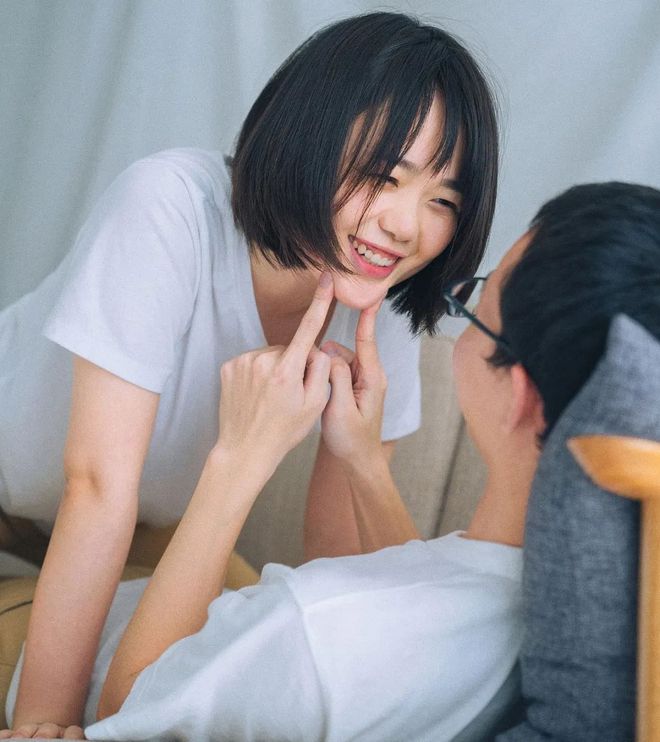 1.91夫妻交友视频分享甜蜜生活