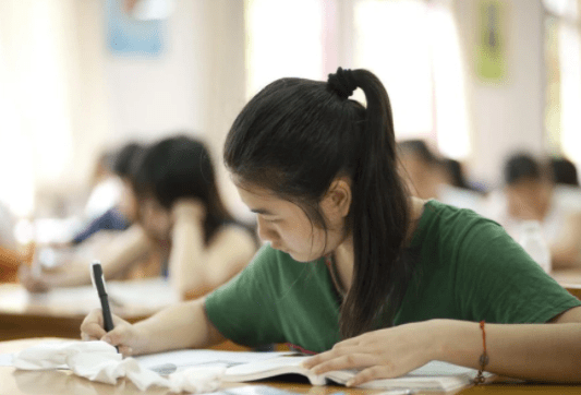 1.大学生初次破苞的青春悸动与成长蜕变