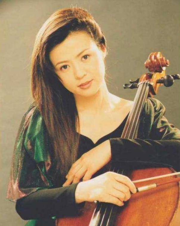 60到70岁老女人浜边养生秘诀，轻松掌握健康生活，延缓衰老焕发活力