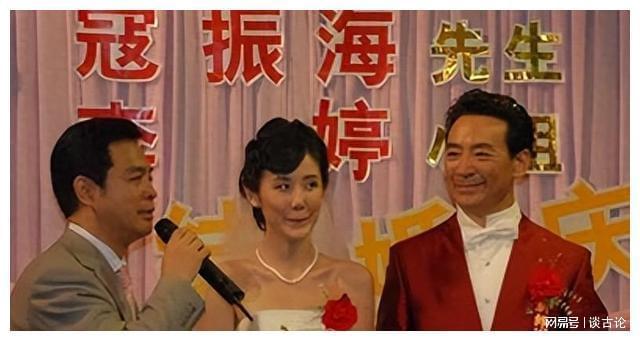 熟妇五十路，风华依旧，岁月留香，优雅绽放人生新篇章