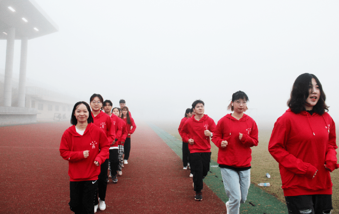 国产美女十六岁下载浜，清新写真合集，高清资源免费获取，青春活力瞬间收藏