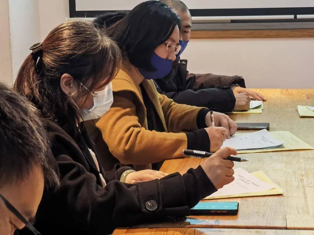 四川女学生热议一级毛片浜事件，引发社会广泛关注，探讨青少年教育问题