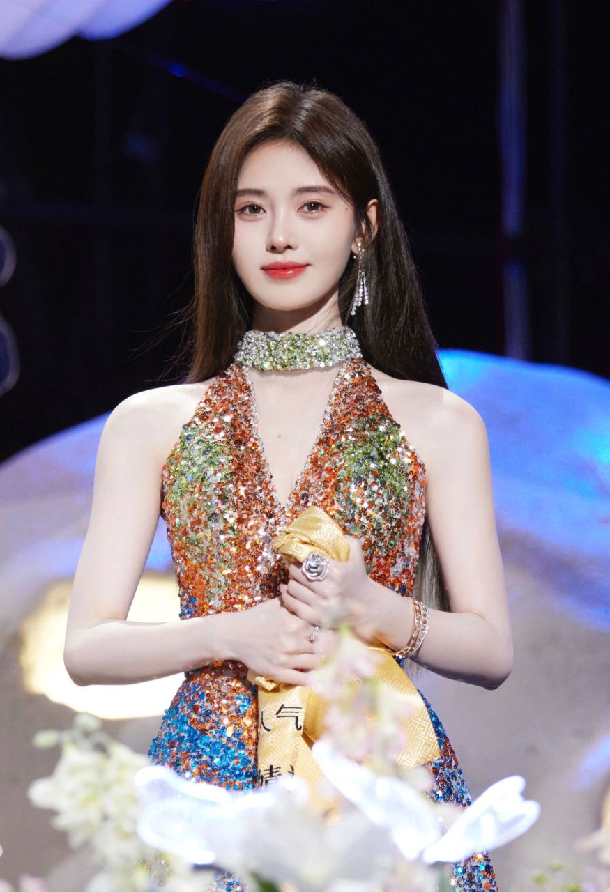 *美女一级经典三级，绝美风情，惊艳瞬间，魅力无限绽放*