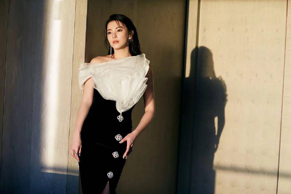 山东妇女精品BBWBBW浜展现独特魅力，探索时尚潮流，打造自信风采