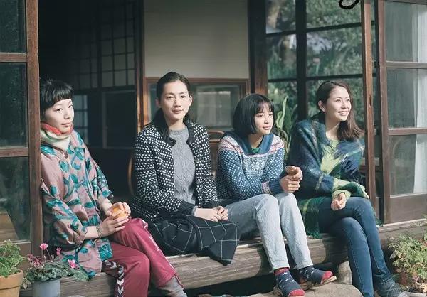 丰满人妻中文字幕，动人剧情引人入胜，家庭情感细腻刻画