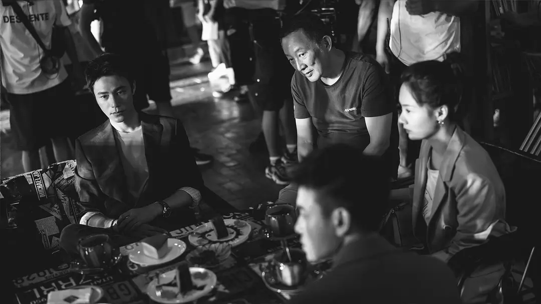 法国老熟妇办公室牲交浜激情故事，职场禁忌之恋，深夜办公室的秘密情欲