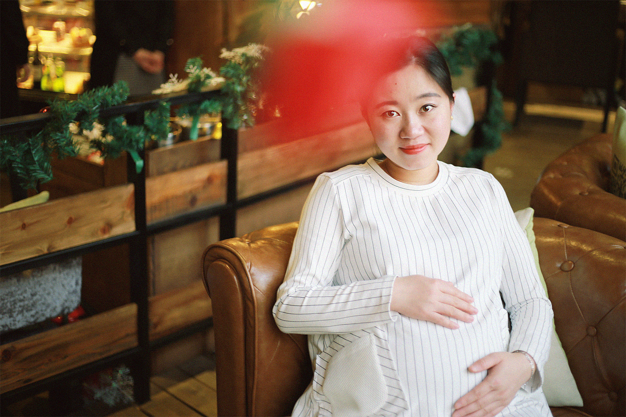 2.玩大肚子孕妇孕妇交，探索孕期乐趣，感受独特互动，分享温馨时刻