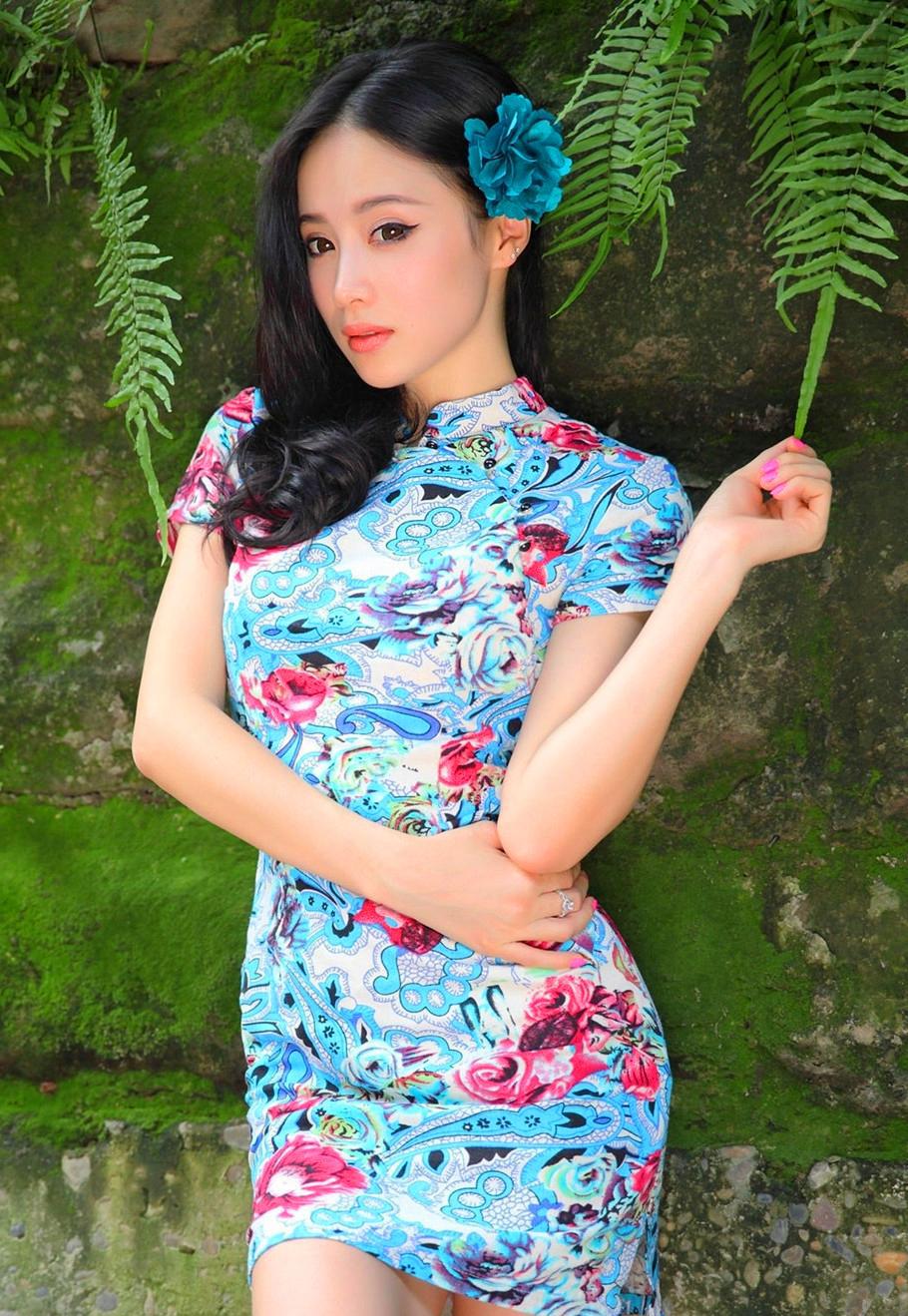 国产AV旗袍女神演绎东方韵味，复古风情与现代诱惑，尽显优雅性感魅力