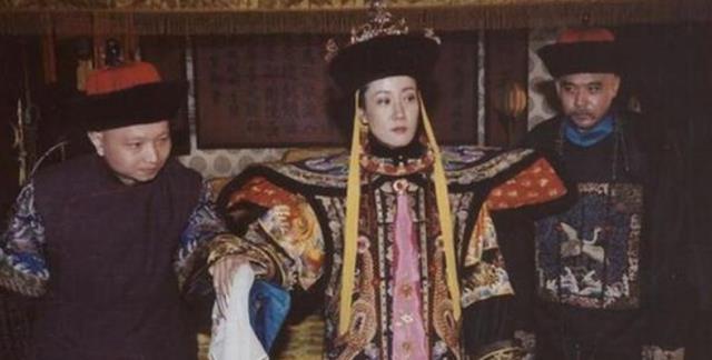 重口小伙子与老太做爰浜的禁忌之恋，跨越年龄的欲望，深夜迷情