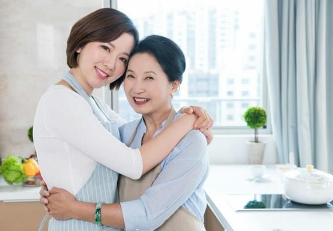东北妇女60岁勇敢露脸分享爱情故事，晚年幸福生活，展现真实自我