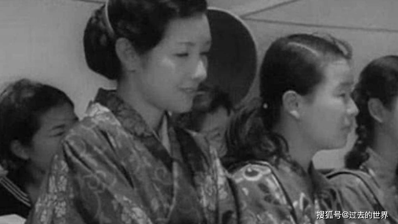国产农村妇女无套BBBBB浜真实故事，揭秘乡村隐秘，情感纠葛与生存挑战，触动人心