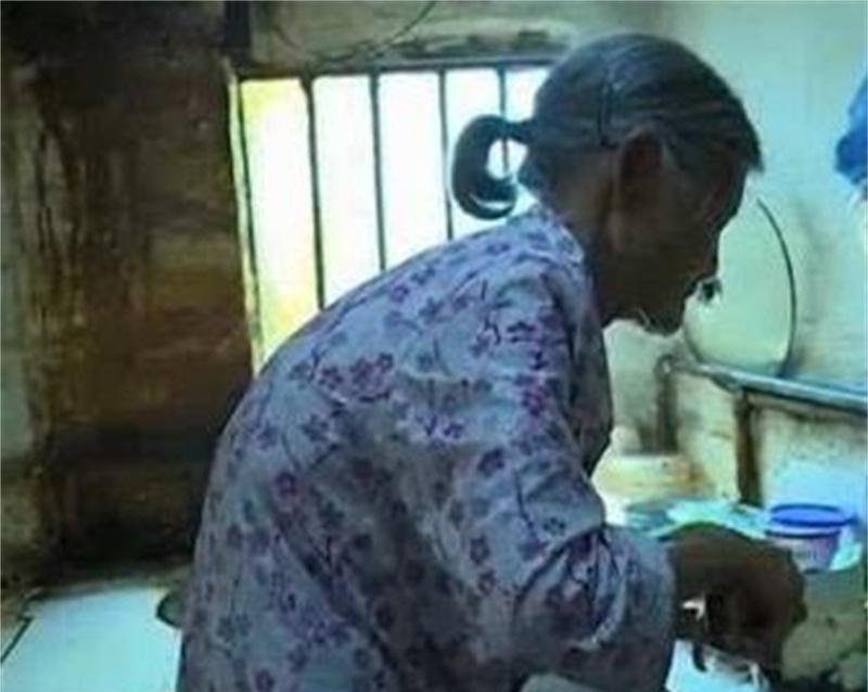 1.老太做爰全过程免费浜的温情故事