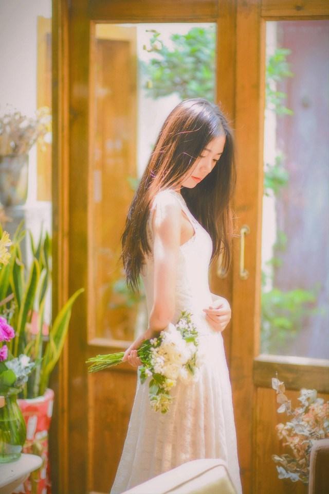 粉嫩小泬凹凸pics高清写真，甜美少女私房照，性感纯欲风艺术摄影