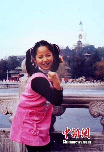 清纯女学生被啪到腿软的背后原因揭秘，青春校园故事，情感纠葛与成长蜕变