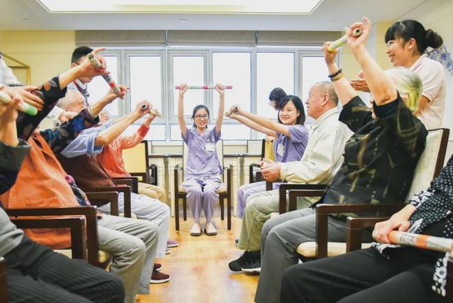 日本老人健康长寿秘诀，晚年幸福生活指南，养老护理经验分享