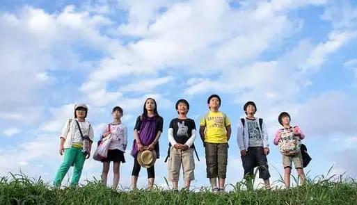 青青成人成长路上的精彩故事，青春无悔，梦想启航