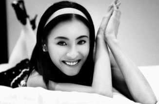 张柏芝的性感写真曝光，引发网友热议，展现女神魅力风采