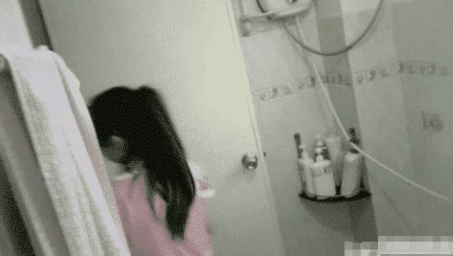 1.偷拍熟女冲凉引发争议风波